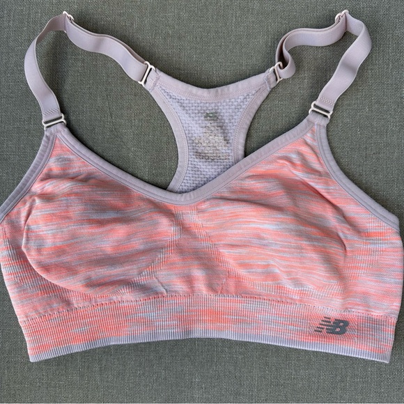 Lot of EIGHT Sports Bras - Picture 3 of 6